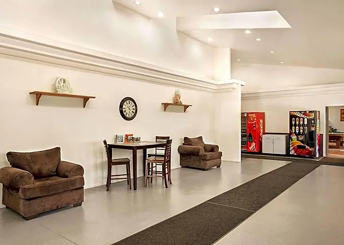 Travelodge By Wyndham Hotel 2*